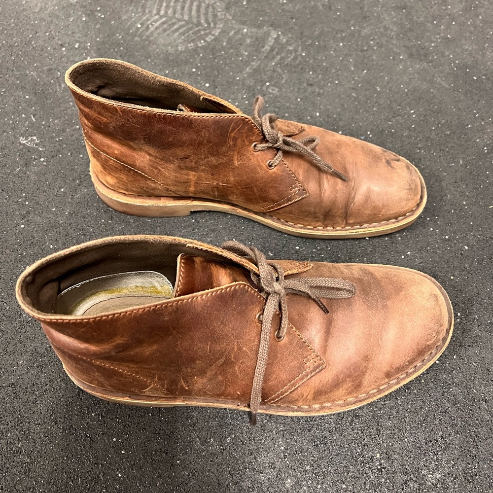 Clark’s Desert Chukka Boots - Men’s - Sz 9